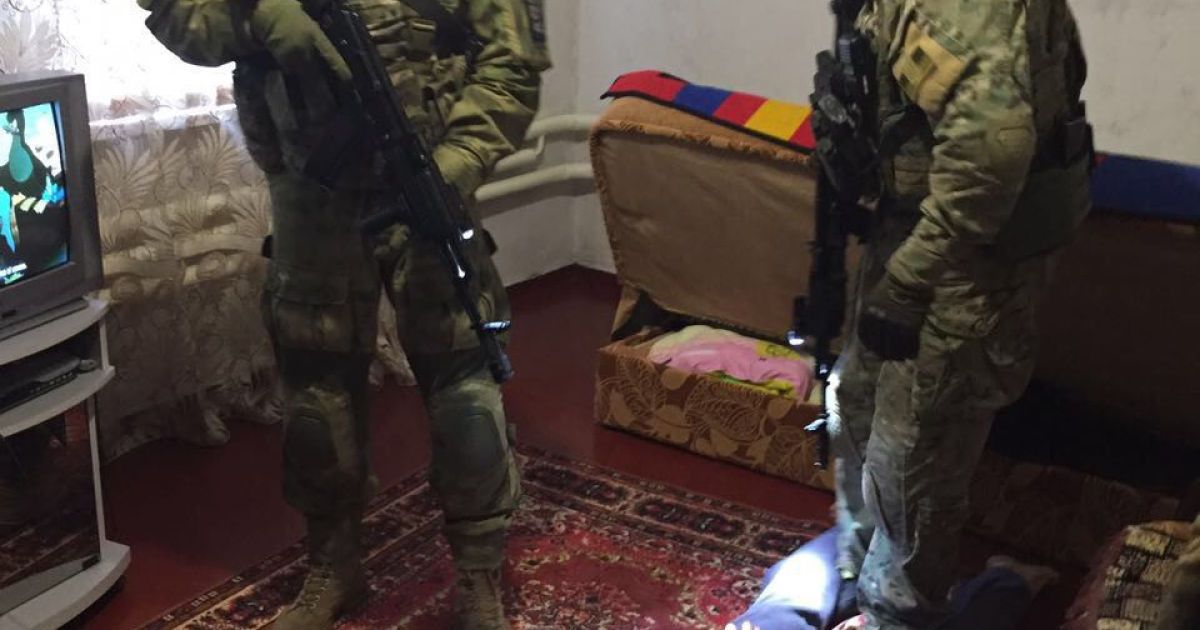 СБУ затримала торгівців зброєю з району АТО_8 / © СБУ