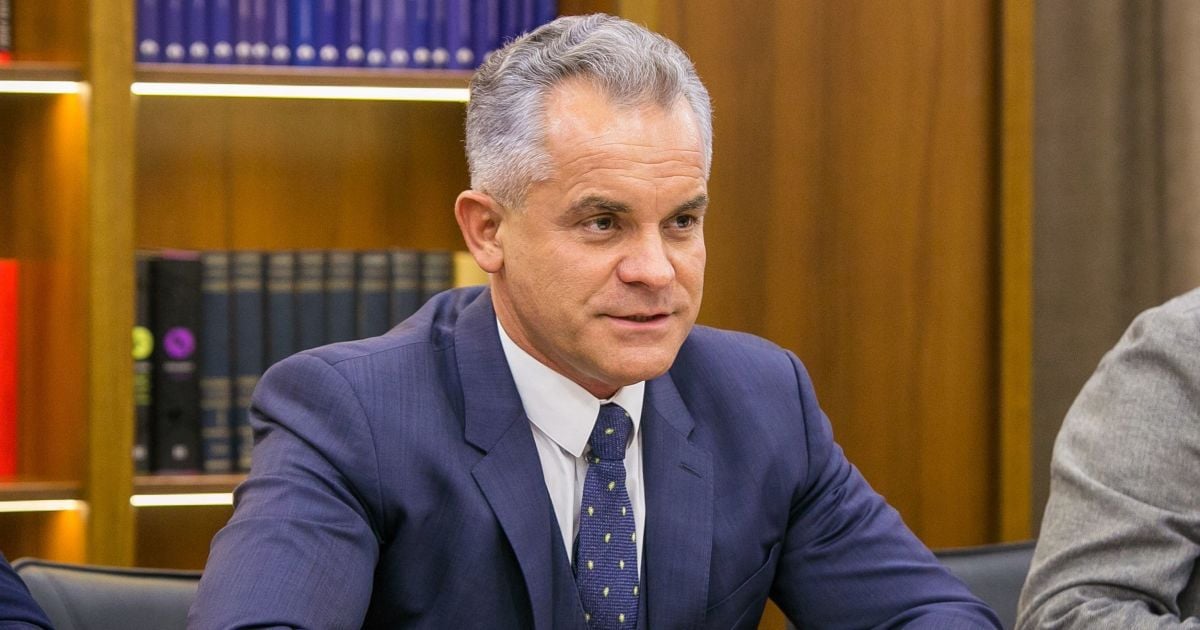 Кризис в Молдове. Лидер ранее правящей партии покинул страну