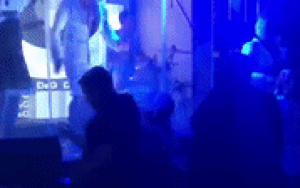 Савченко на кураже: появилось видео безудержных танцев нардепа на вечеринке под Сердючку