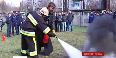 В Днепропетровске священники всех конфессий тушили огонь
