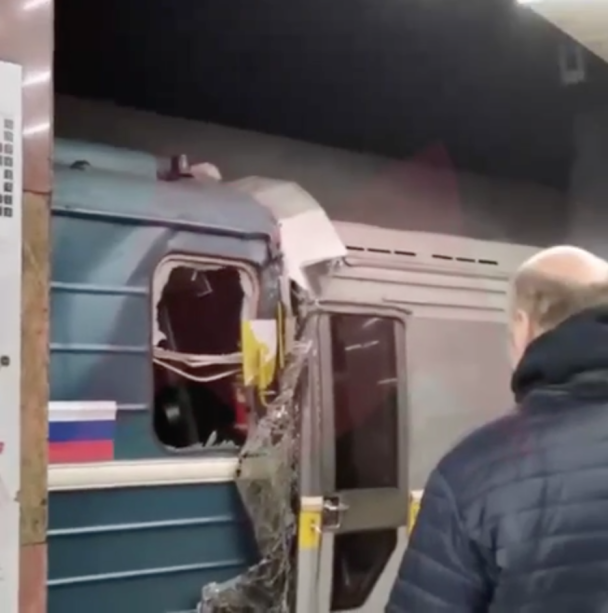 Столкновение поездов в московском метро/ Фото: скриншот