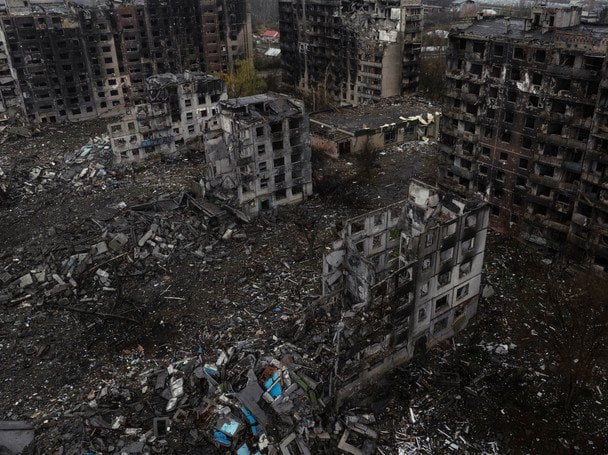 Окупанти зруйнували місто / © Associated Press