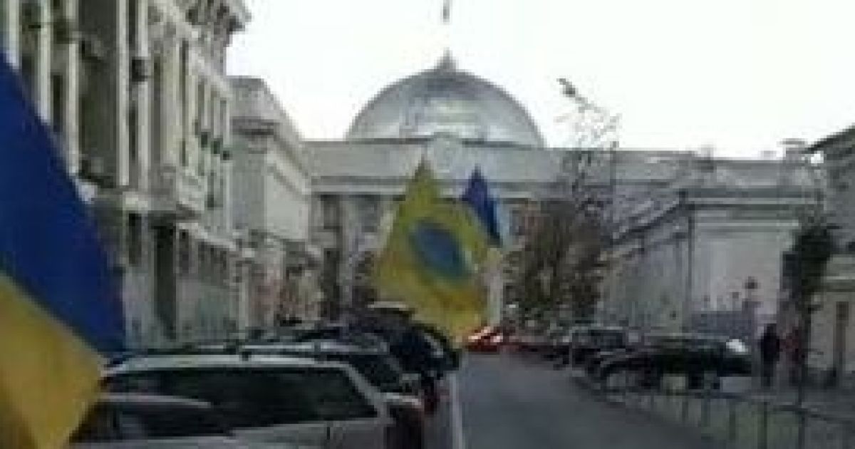 Центр Києва зупиниться в довжелезних заторах через мітинг власників "євроблях"