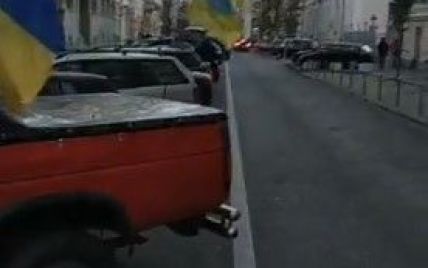 Центр Киева остановится в длиннющих пробках из-за митинга владельцев "евроблях"