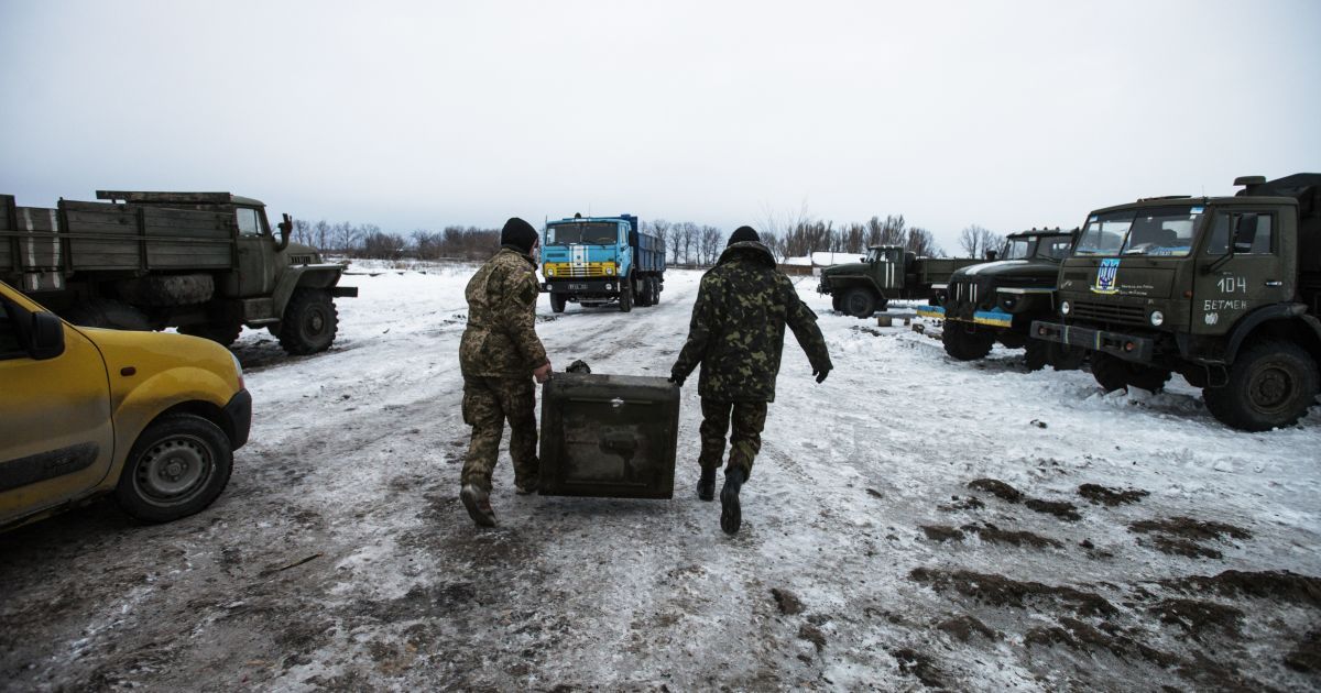 Ситуация на Донбассе: боевики обстреливают украинские позиции из минометов, есть раненые
