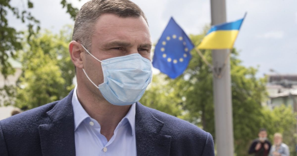 "У двері ломились озброєні люди":  Кличко прокоментував приїзд силовиків до свого будинку