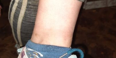 В Луганской области мать воспитывала 14-летнюю дочь, одевая на ноги цепь