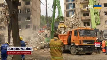 Здесь погибли 28 человек! В Киеве до сих пор ликвидируют последствия российского удара по дому!