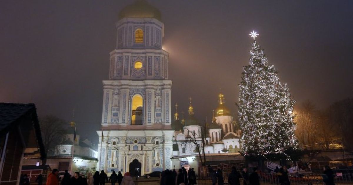 В 18:00 в Киеве зажгут главную елку страны