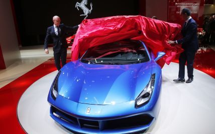 Ferrari представила самый мощный серийный кабриолет в своей истории