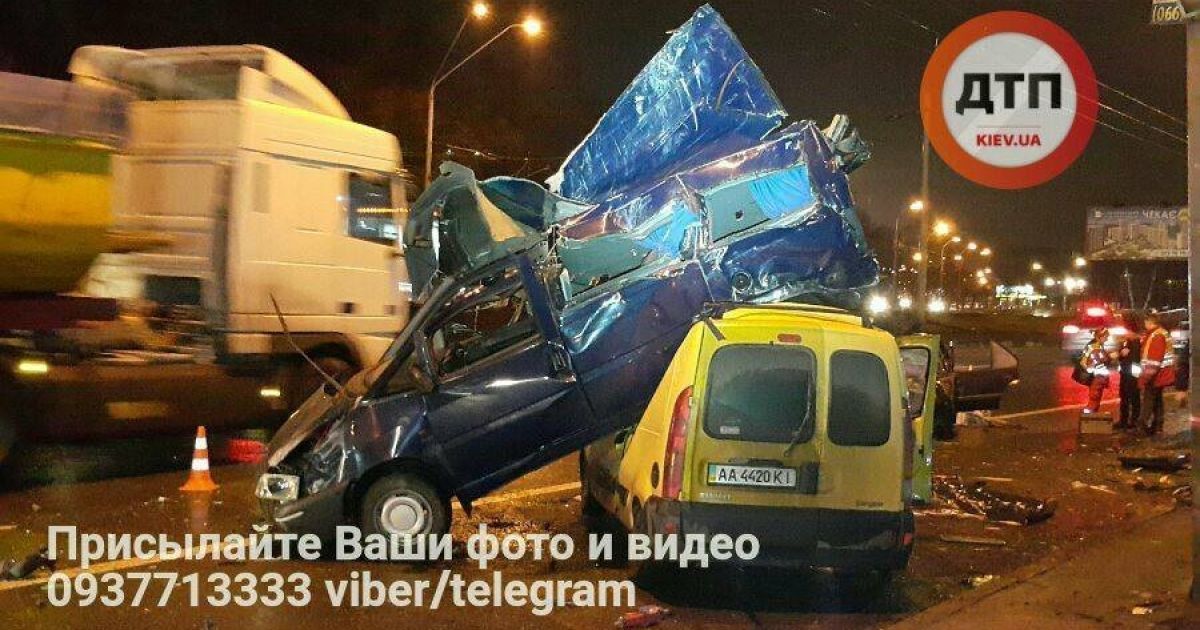 У Києві в жахливій ДТП "Fiat" приземлився на "Renault" і вбив водія – соцмережі