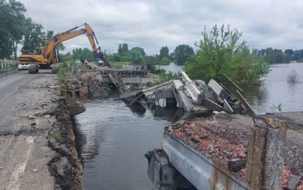 Разрушение моста через реку Ирпень возле Киева: начаты ремонтные работы