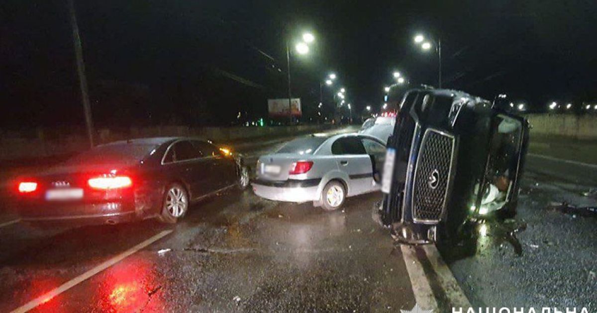Полицейские задержали пьяного водителя, совершившего тройное ДТП