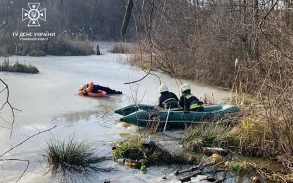 Тонкий лед ломался под ногами: на Львовщине из озера спасали девочку (фото)