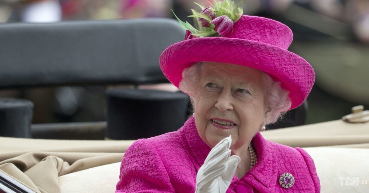 Королева Елизавета II на скачках Royal Ascot