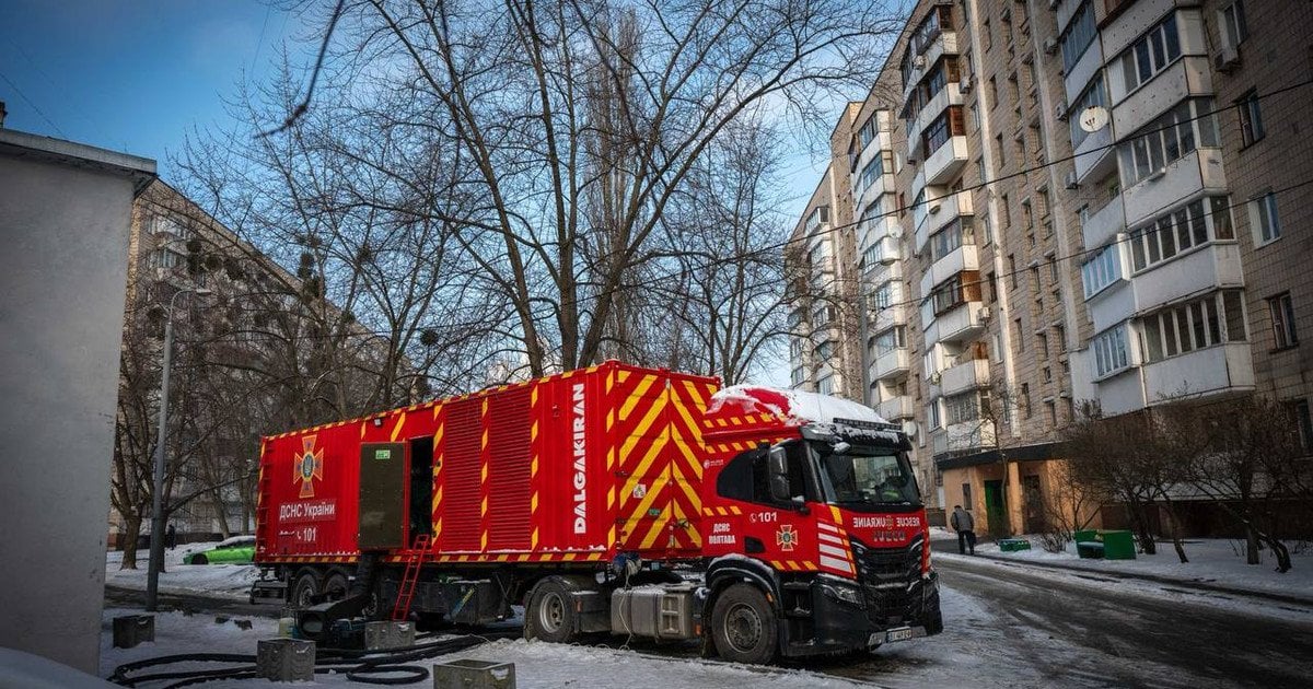 ДСНС забезпечує житлові будинки Києва генераторами великої потужності