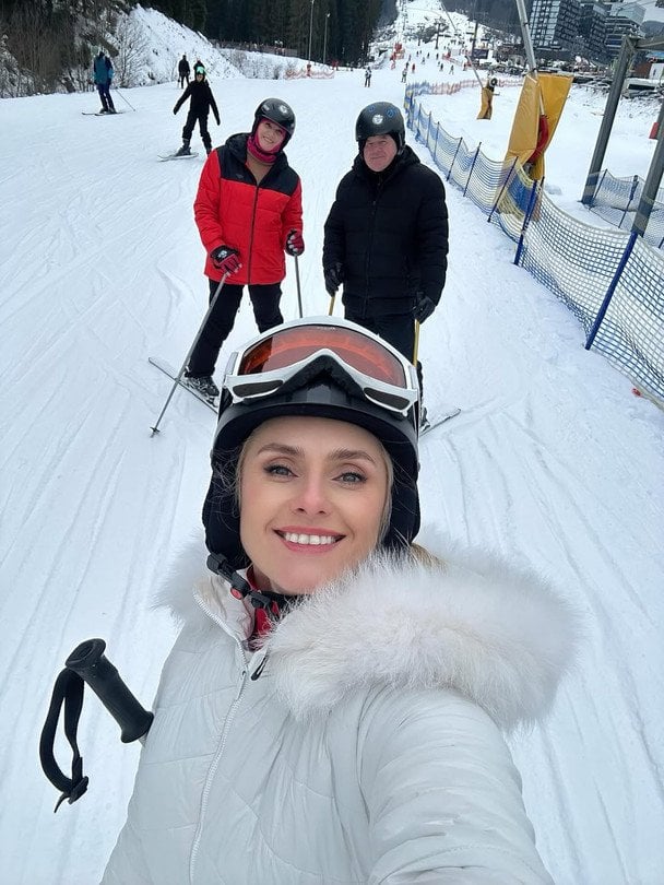 Ірина Федишин з батьками / © instagram.com/irynafedyshyn