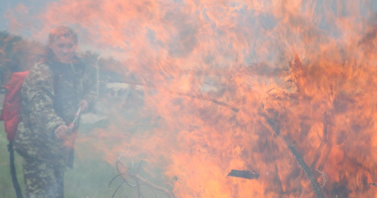 У Румунії чоловік отримав забагато штрафів і на знак протесту підпалив своє авто
