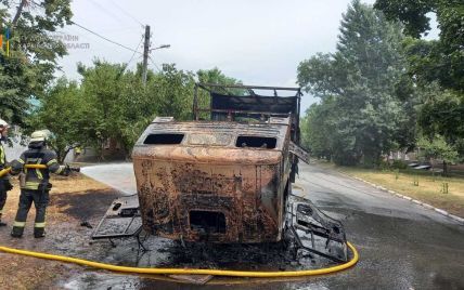 Факел посреди улицы: в Харькове на ходу загорелся грузовик