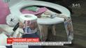 Под посольством РФ устроили акцию, которая высмеивает россиян за кражу унитазов из украинских танкеров