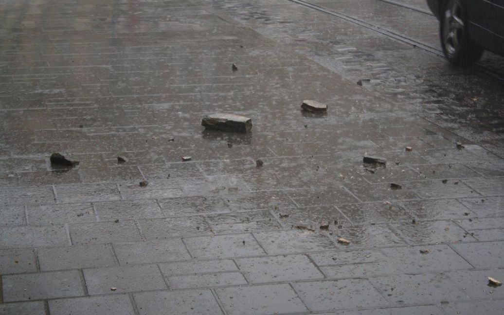 У Львові під чс зливи почали руйнуватися балкони / © facebook/Youriy Polyakov