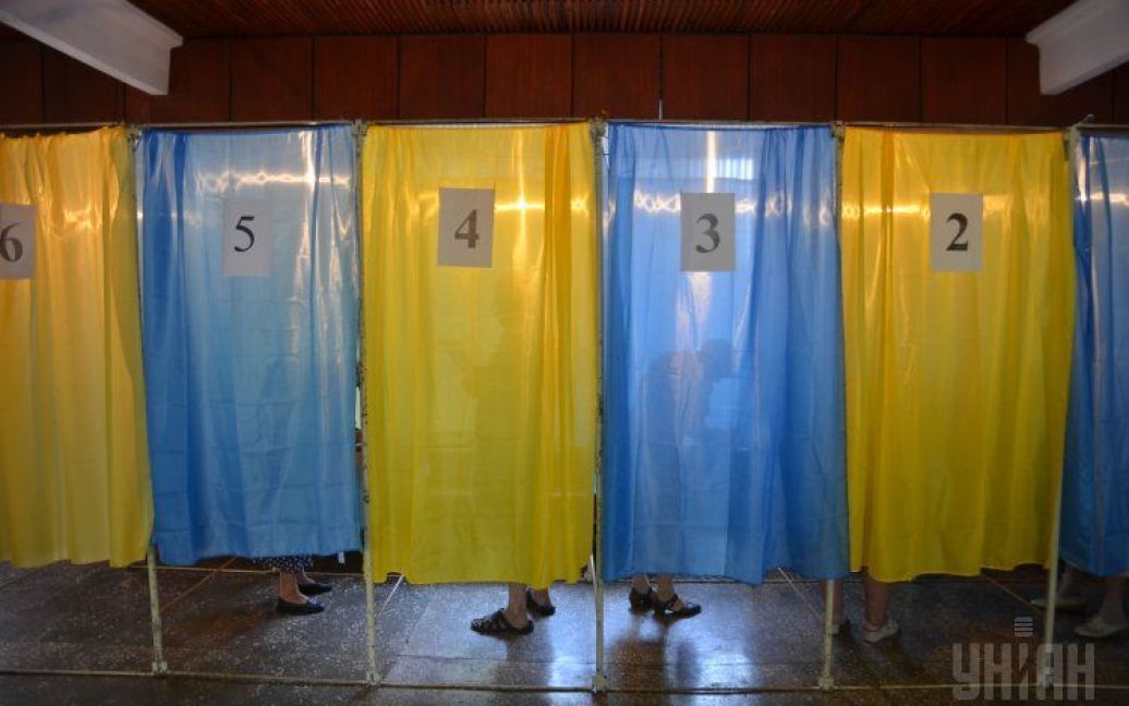 Переселенці не зможуть голосувати на місцевих виборах через "буквоїдство" ЦВК / © УНІАН