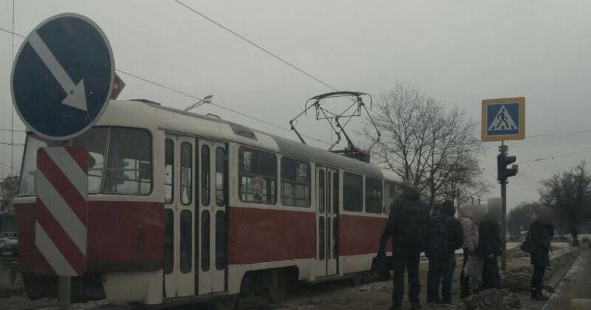 У Харкові 15-річний хлопець дивом вижив після наїзду трамвая