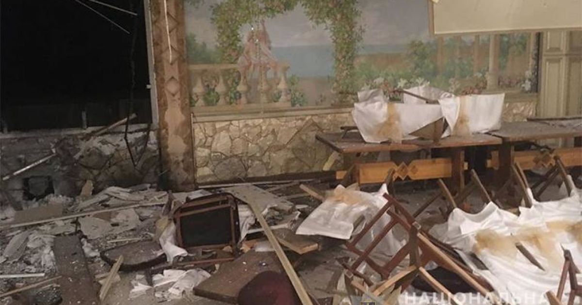 На Прикарпатье пятеро мужчин взорвали ресторан