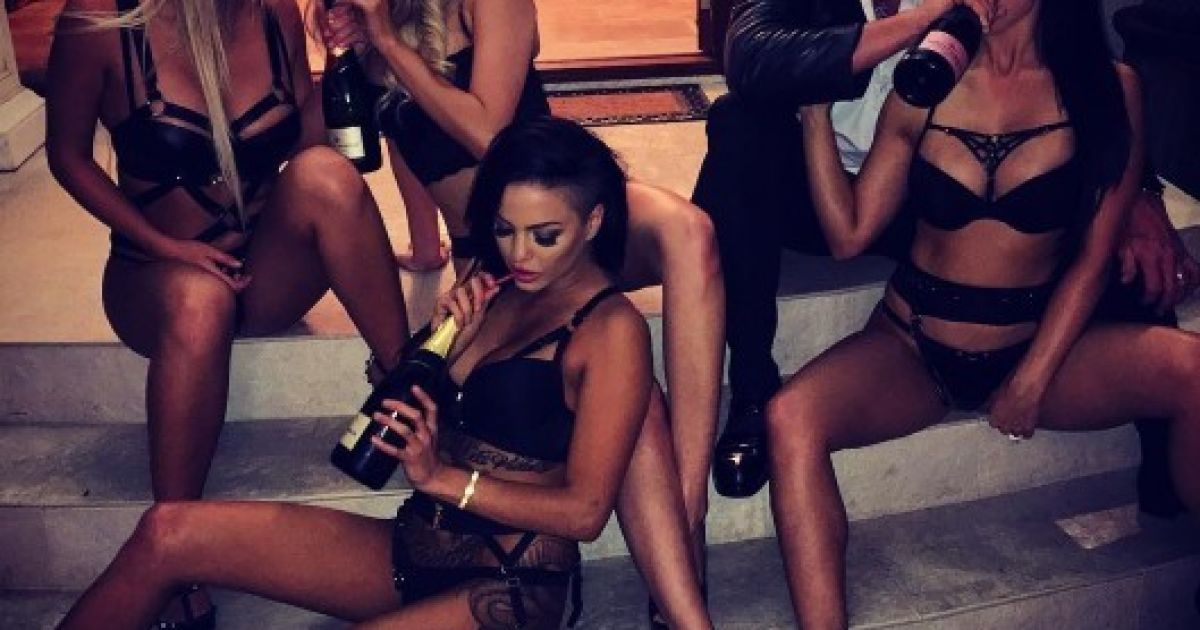 Жаңа жылдық жалаңаш бөкселер