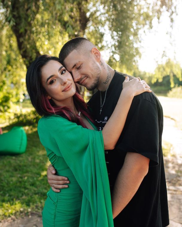 Анна Трінчер та Олександр Волошин / © instagram.com/annatrincher_official