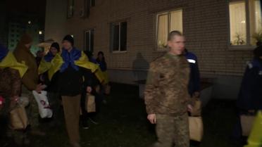 Емоційні кадри зустрічі із рідними! 189 українців повернулися з пoлoнy!