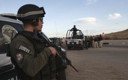 Поблизу кордону США у Мексиці сталася стрілянина між поліцією і наркокартелем. Понад 10 вбитих