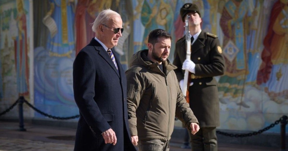 Джо Байден в Киеве: появилось видео, как президент США отреагировал на воздушную тревогу