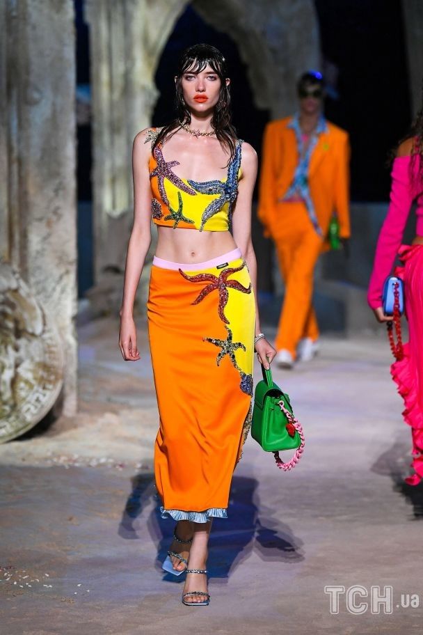 Колекція Versace трет-а-порте сезону весна-літо 2021 / © East News