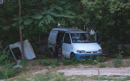 Антисанитария и мусор: в Днепре 20-летний парень умер в автодоме, в котором жил (фото)