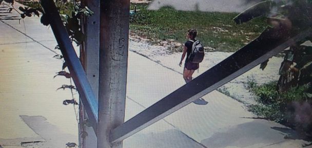 Фото з камери відеоспостереження, на якому 25 травня помічена Ольга Фролова. Відео наразі не оприлюднили / © Khaosod English