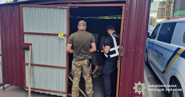 Поліція з’ясовує усі обставини вибуху у Дарницькому районі / © Поліція Києва