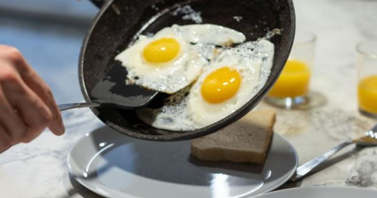 На чем лучше жарить яйца
