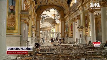 Одещина снова под обстрелами: россияне попали в зерновые терминалы, есть раненые