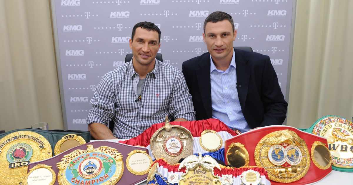 Один - элитный, другой - переоцененный: братья Кличко вошли в необычный боксерский рейтинг