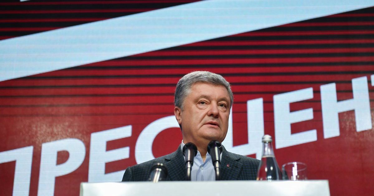 Порошенко пригрозил дефолтом в случае денационализации "ПриватБанка"
