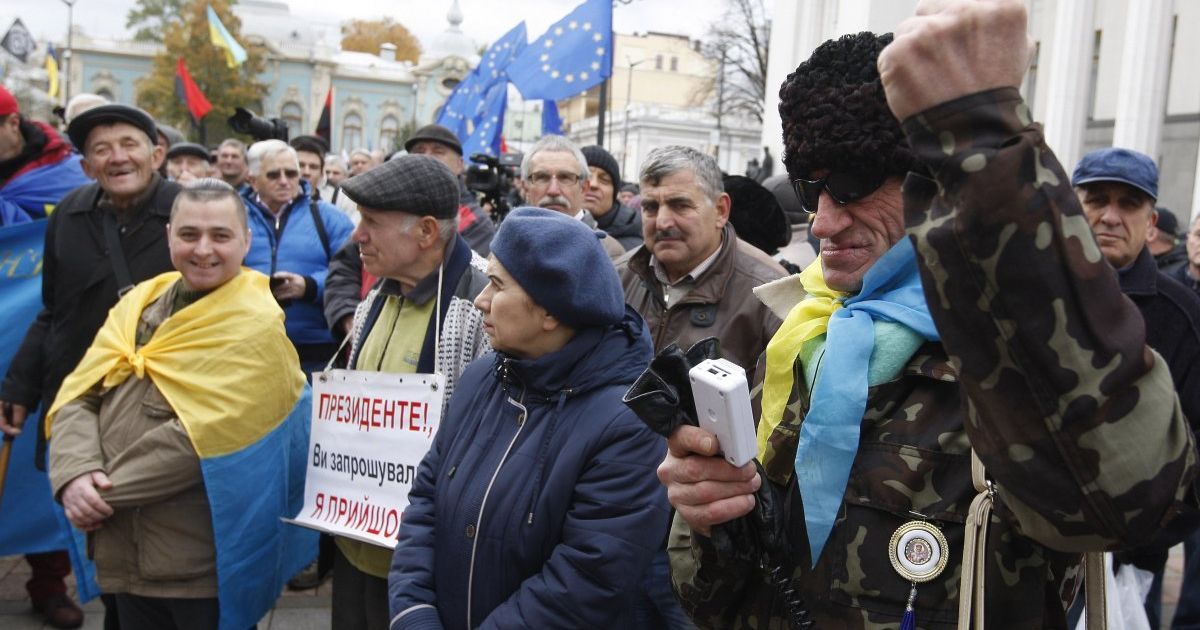 Політичні мітинги біля парламенту: хто, що і навіщо вимагає та чого вже досягли