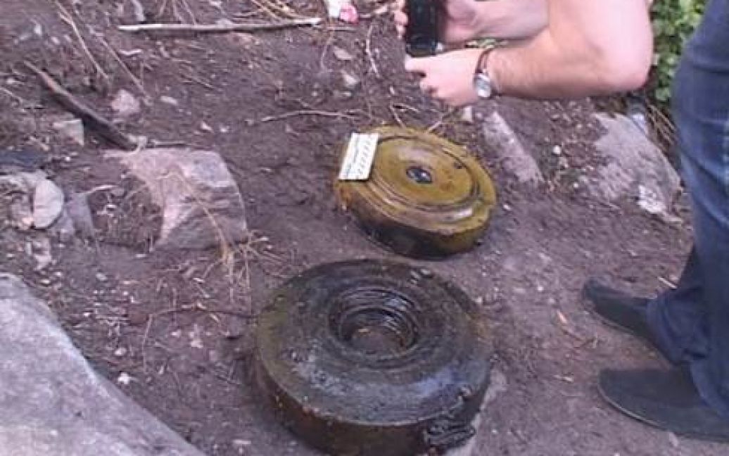 В Днепропетровске обнаружили подводный тайник с противотанковыми минами / © Пресс-служба СБУ