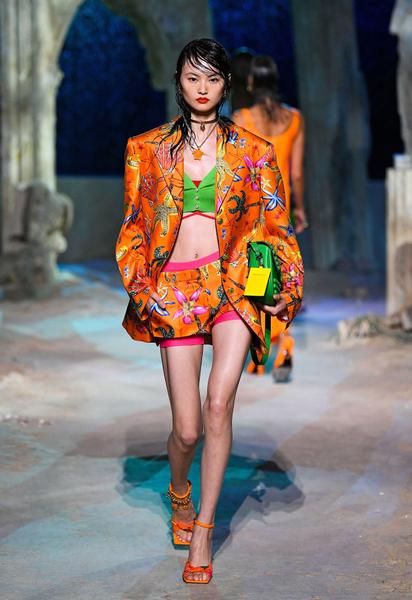 Коллекция Versace трет-а-порте сезона весна-лето 2021 / © East News