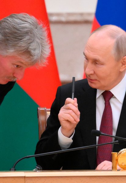 Песков и Путин