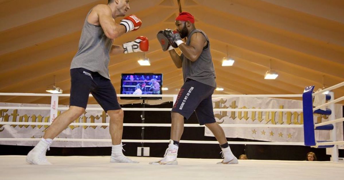 Владимир Кличко завершает подготовку к бою против Фьюри. Фото:michaelsterlingeaton.com / © Фейсбук Владимира Кличко