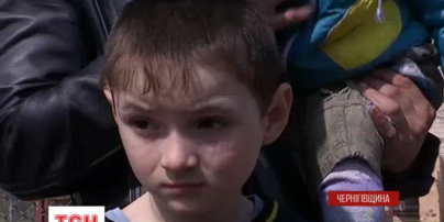 На Черниговщине 5-летний мальчик вынес из горящего дома двух младенцев