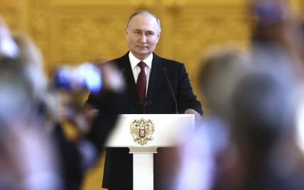 "В'язниця, а не Кремль": у день "інавгурації" Путіна в Гаазі влаштували символічну акцію (відео)