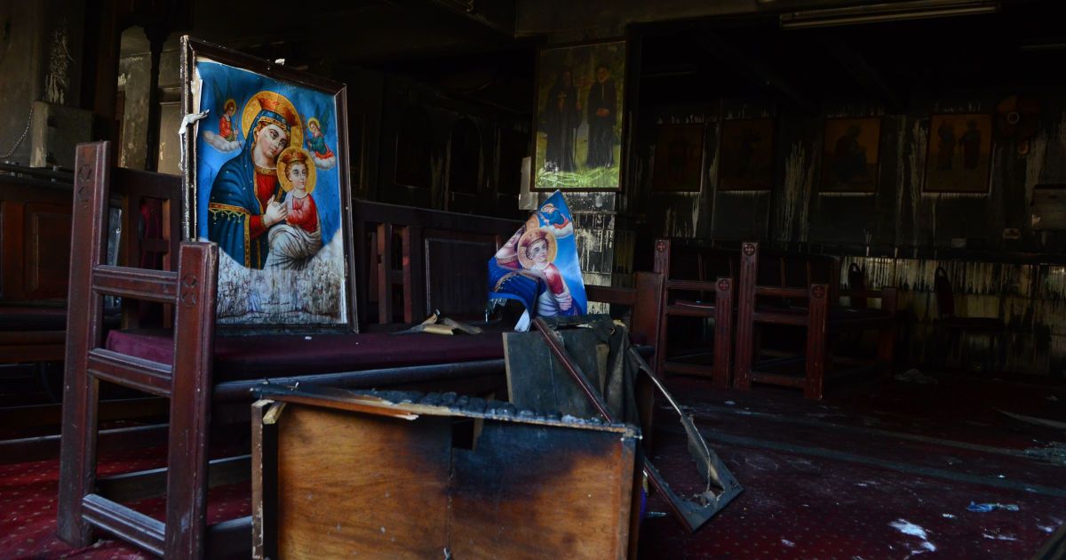 У церкві в Єгипті спалахнула пожежа: загинули понад 40 людей, зокрема – 10 дітей (фото)