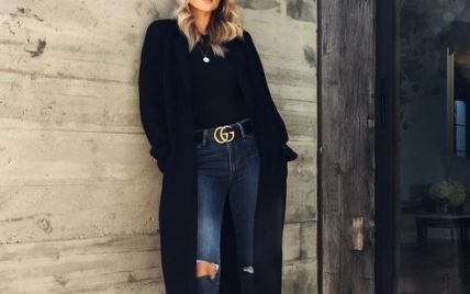 В рваных джинсах и дорогих шлепанцах: Рози Хантингтон-Уайтли продемонстрировала стильный образ